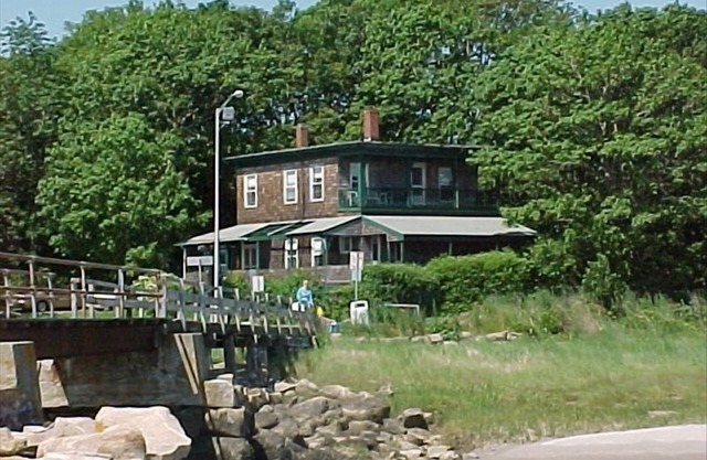 Good Harbor Beachfront at the Footbridge