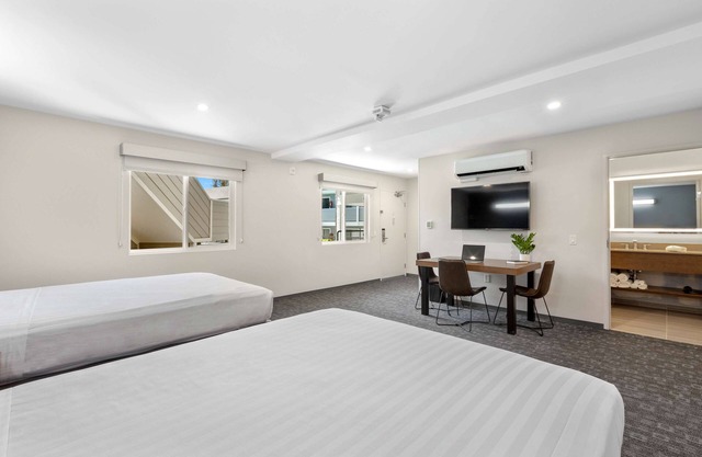 Good Nite Inn - Calabasas
