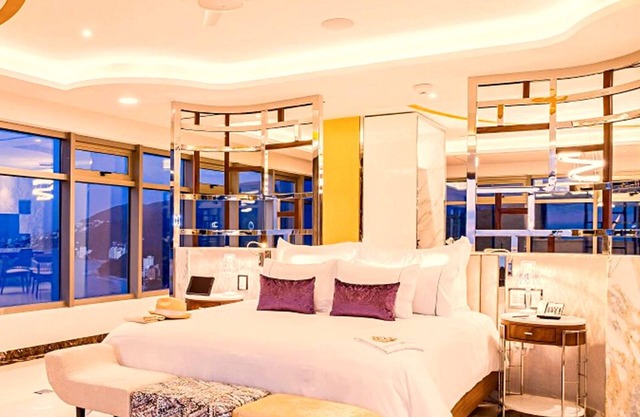 Gorgeous 2 Bedroom Penthouse on 5 Diamond Resort