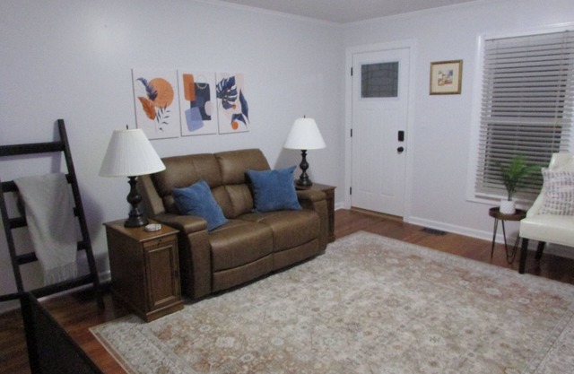 Gorgeous 2-Bedroom house with AC in Harrodsburg