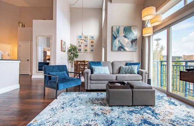 Gorgeous 2BR Penthouse in the Heart of Seattle!