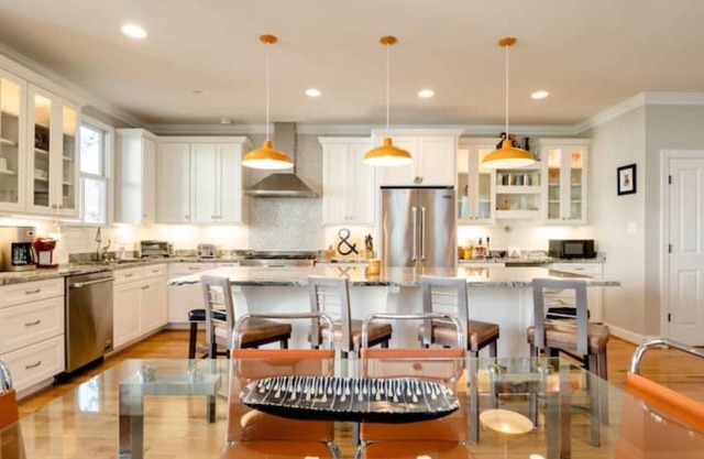 Gorgeous 3 BD Home in Churchill, completely modern inside! Chimborazo Park