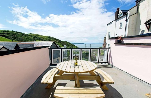 Gorgeous 3 bed cottage in Mortehoe with fantastic roof terrace seaviews!