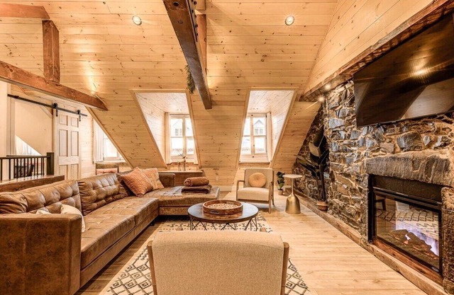 Gorgeous 3 Bedroom 2-floor Old Quebec Townhouse