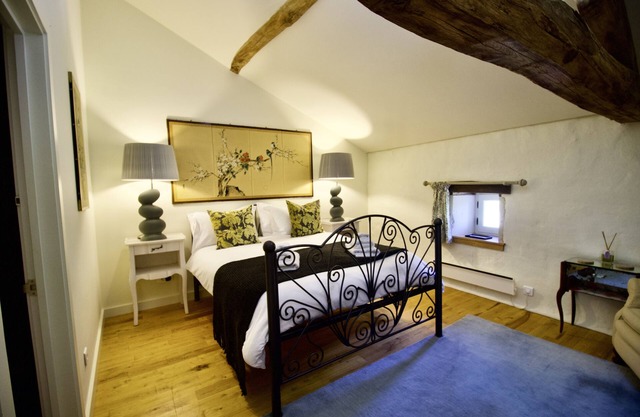 Gorgeous 4* Charentaise Farmhouse close to a beautiful liesure lake