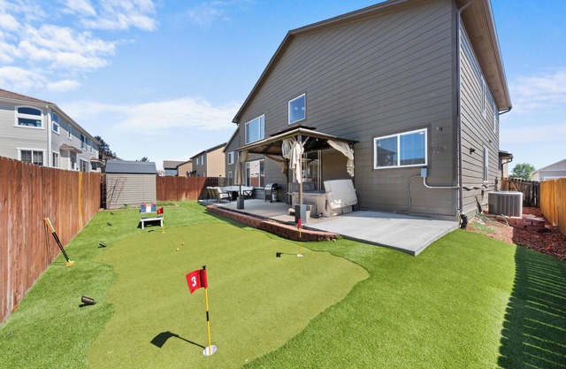 Gorgeous 5 Bedroom, 2.5 Bath | Hot Tub | Fire Pit | GameRoom