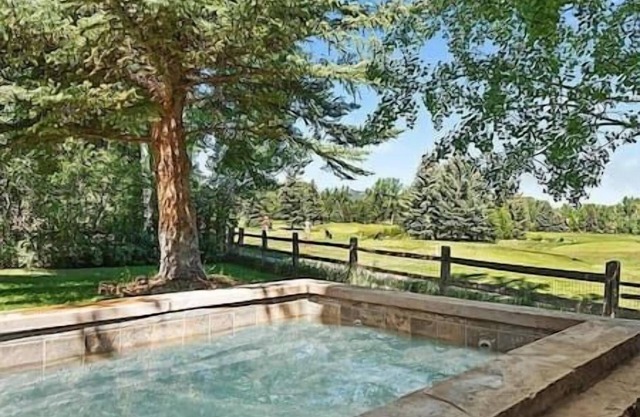 Gorgeous 5 Bedroom 6 Bath Home Aspen-Pool-Hot Tub!