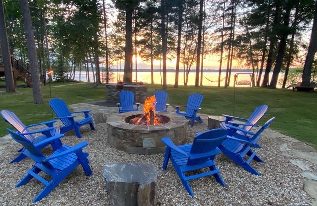 Gorgeous 5 Bedroom Lakefront Property on Eagle Lake-on the Eagle River Chain!