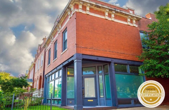 Gorgeous 5BR Storefront Home/ABODEbucks