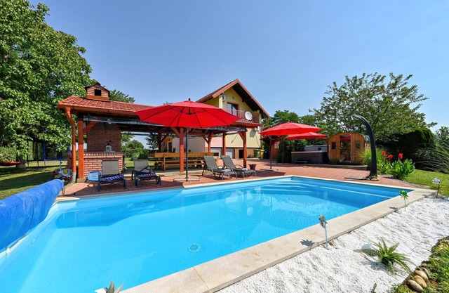 Gorgeous home in Vinogradi Ludbreski