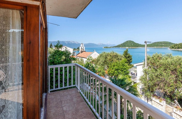 Gorgeous home in Blace with WiFi