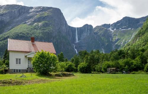 Gorgeous Home In Eikesdal - N28170