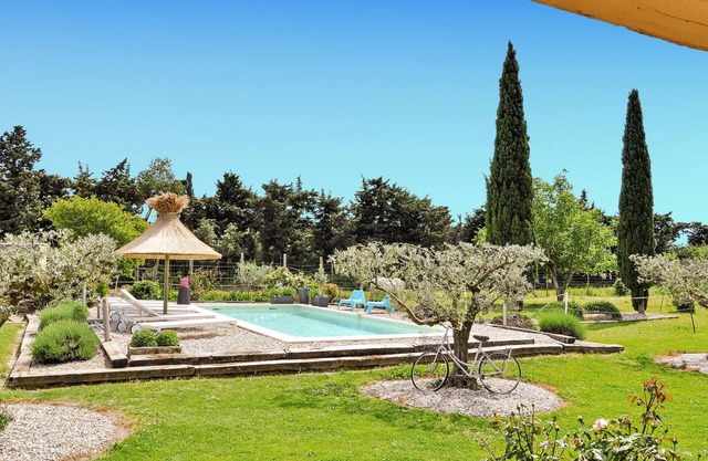 Gorgeous home in Graveson with WiFi