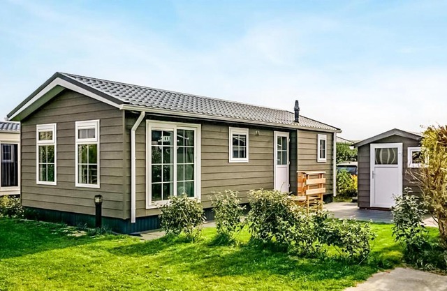 Gorgeous Home In Julianadorp With Wifi