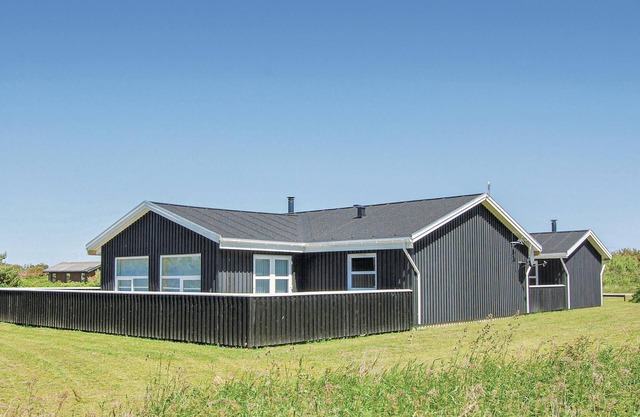 Gorgeous home in Løkken with WiFi