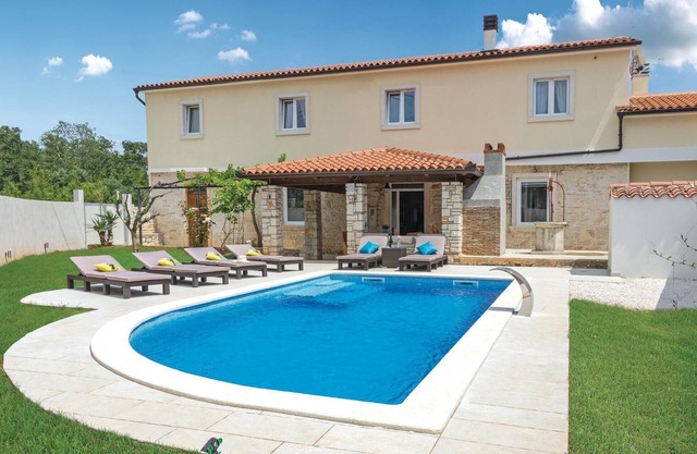 Gorgeous home in Peruski with WiFi
