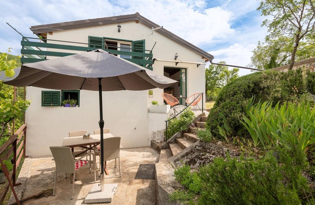 Gorgeous home in Zagvozd with WiFi