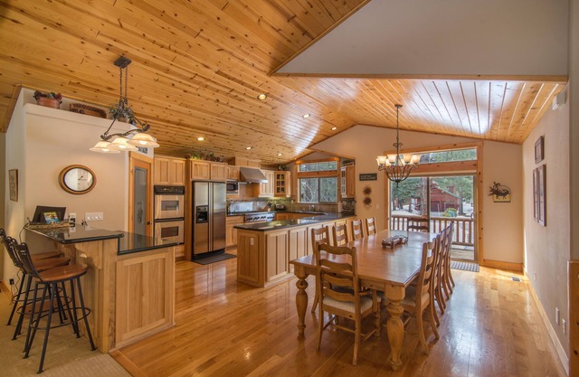 Gorgeous home near golf courses with two en-suites