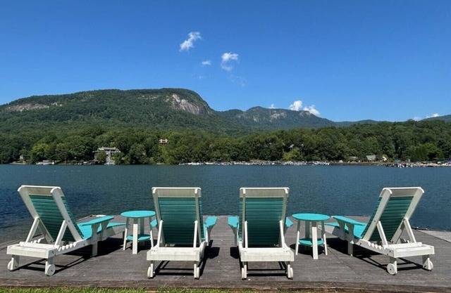 Gorgeous lakefront home with mountain sunset views & hot tub!