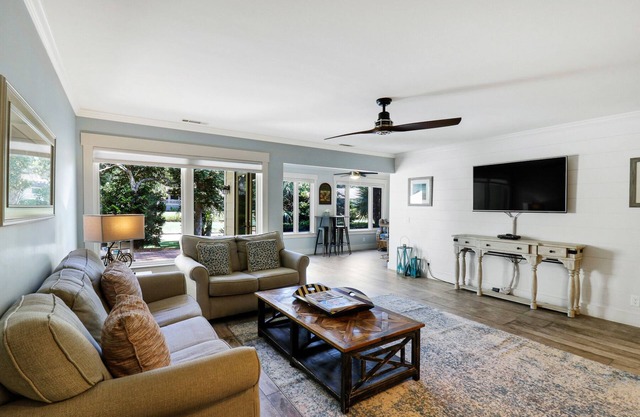 Gorgeous newly renovated Sea Pines Villa with golf course and lagoon views