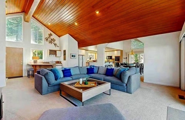 Gorgeous Northstar Home w/Central AC, Ping-Pong, Fireplace & Jetted Tub