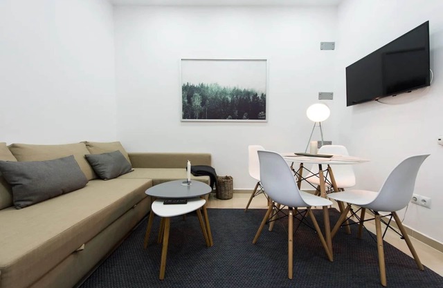 Gorgeous Old Town Flat with Mountain Views