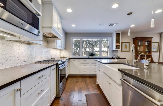 GORGEOUS/PERFECT VACATION HOME IN A PEACEFUL RESIDENTIAL AREA.