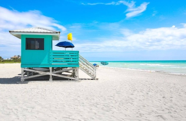 Gorgeous, updated, private stay minutes walk to beach, parks, and shopping