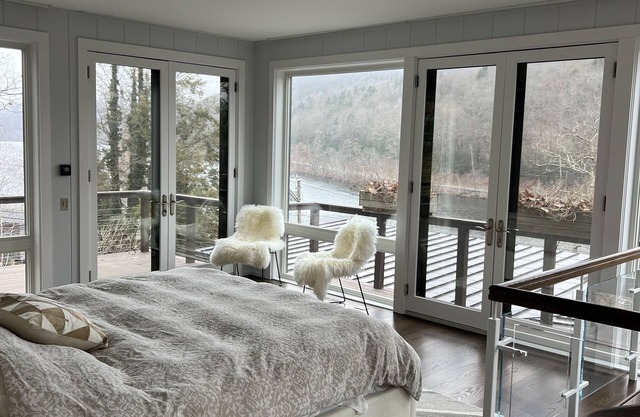 Gorgeous Year-Round Mid-Century Lake House Gem on sought after Lake Waramaug!