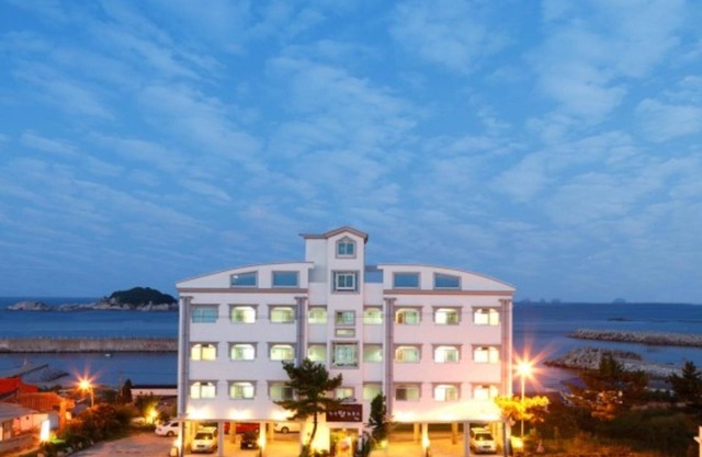 Goseong Top House Pension