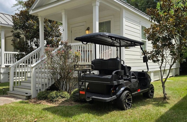 Government St Cottage DT Ocean Springs! Golf cart included!