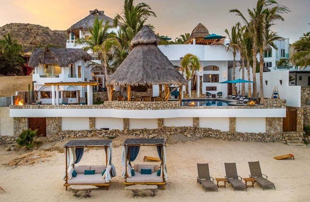 Gracious 7 BR Villa La Salinas w/Ocean views, Private Pool, Wet Bar, Swimmable Beach + More