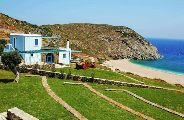 Grand Blue Villa – 5BR Sea View with Garden Oasis