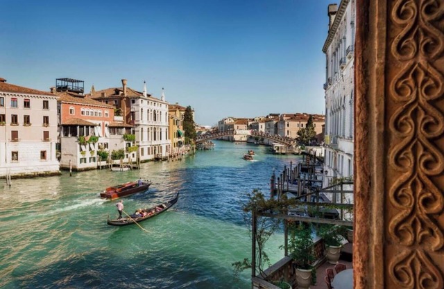 Grand Canal Elegance: Luxurious Stay at Casa Mainella – Palazzina Marioni