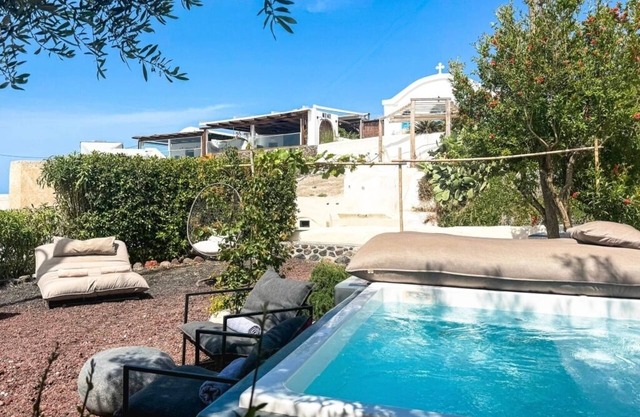 Grand Cave House with Shared Garden and Plunge Pool