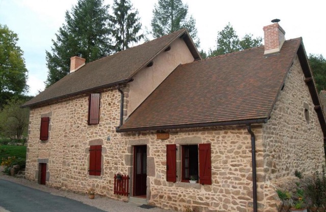 Grand gîte avec cheminée et animaux admis près de Vichy - FR-1-489-21