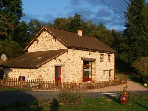 Grand gîte de pêche avec animaux admis et wifi au Moulin de Bussolles - FR-1-489-122