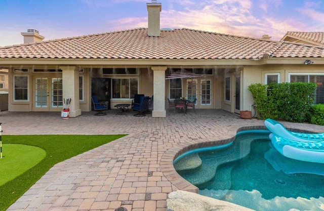 Grand Home w/Private Pool on Foothills Golf Course