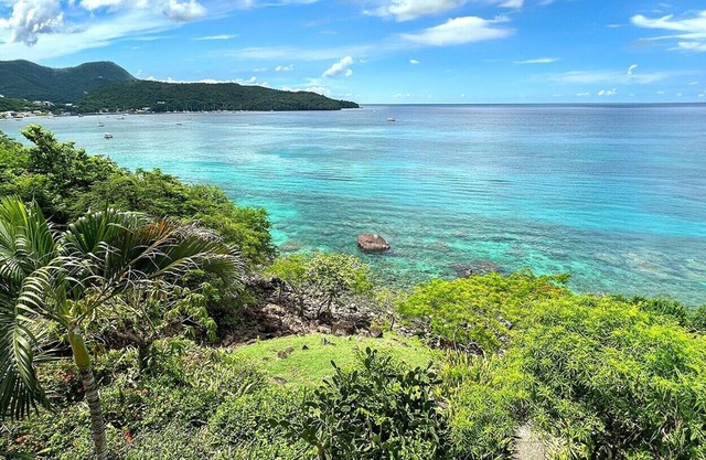GRAND LARGE on turquoise waters, private access to the sea, infinity pool