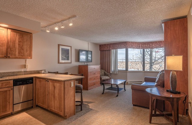 Grand Lodge 1-Bedroom Condo with 3 Queens & Close to Everything - No Cleaning Fee! by RedAwning