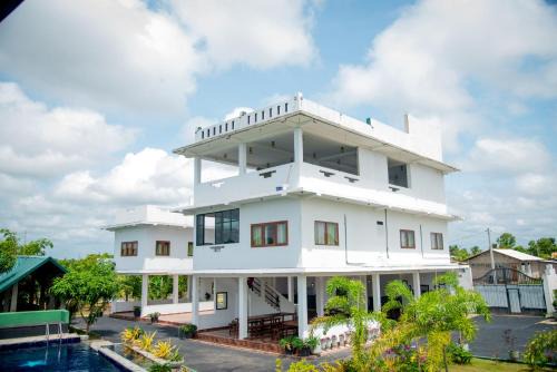 Grand Palace Hotel, Seeduwa