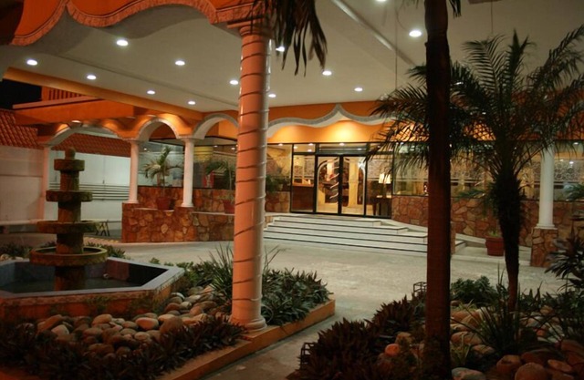 Grand Royal Tampico