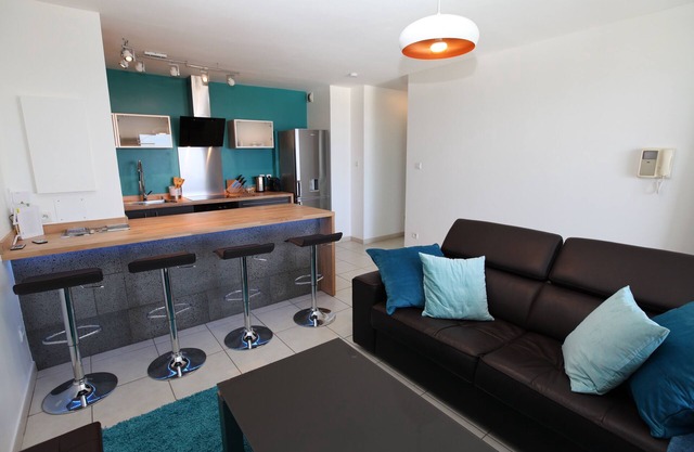 Grand T2 Standing redone to nine beautiful sea view Classified 3 *
