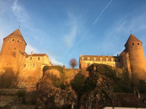 Grande Maison à Semur en plein coeur Historique