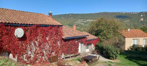 Grande maison rustique sur les contreforts du Larzac