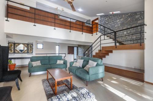 Grandeur Villa by StayJade Huge Garden 5BHK