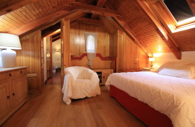 GRANGE AUX CERFS, ensoleillée,à 2 minutes du centre de la station de ski d'Auron