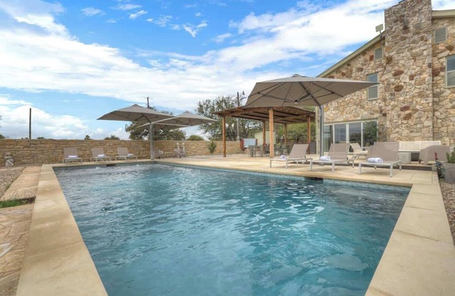 Grasslands Pool Hot Tub Hill Country Views