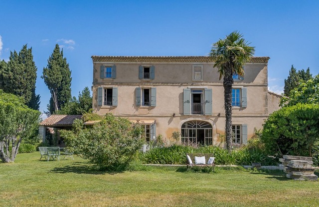 Graveson cottage, 5 bedrooms, sleeps 12