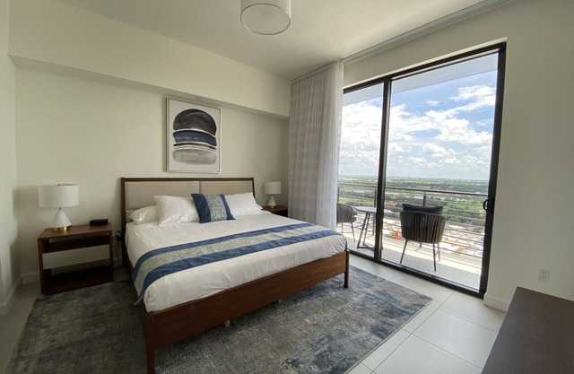 Great 18th floor view, brand new at Downtown Doral